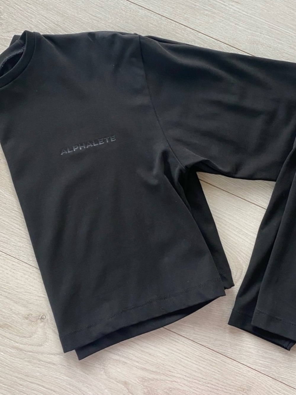 Alphalete Black Cropped Long Sleeve Logo Top
